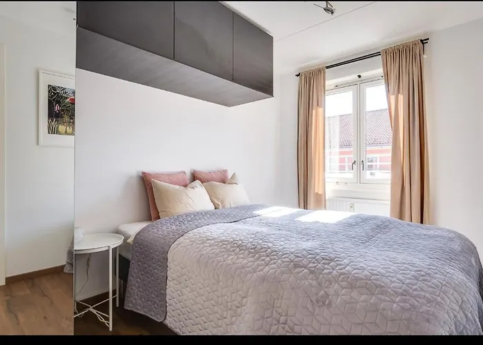 And Charming In The Middle Of Center